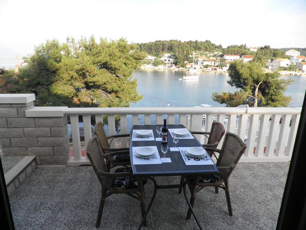 Apartments Holiday Лумбарда Екстер'єр фото